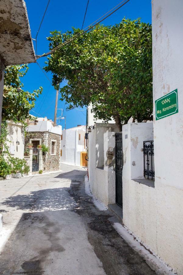 Private Studio In Historic House Lastros ภายนอก รูปภาพ