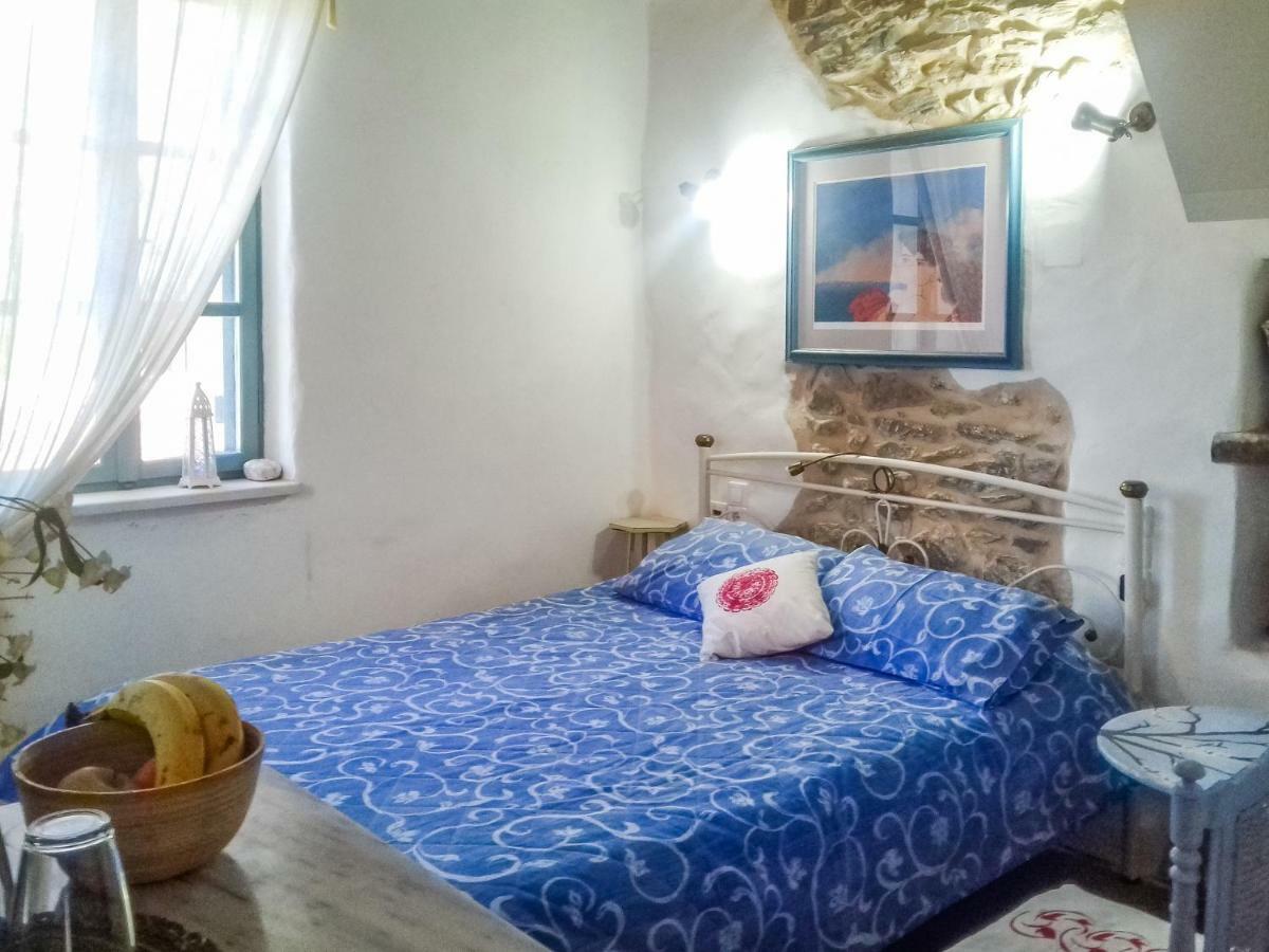 Private Studio In Historic House Lastros ภายนอก รูปภาพ